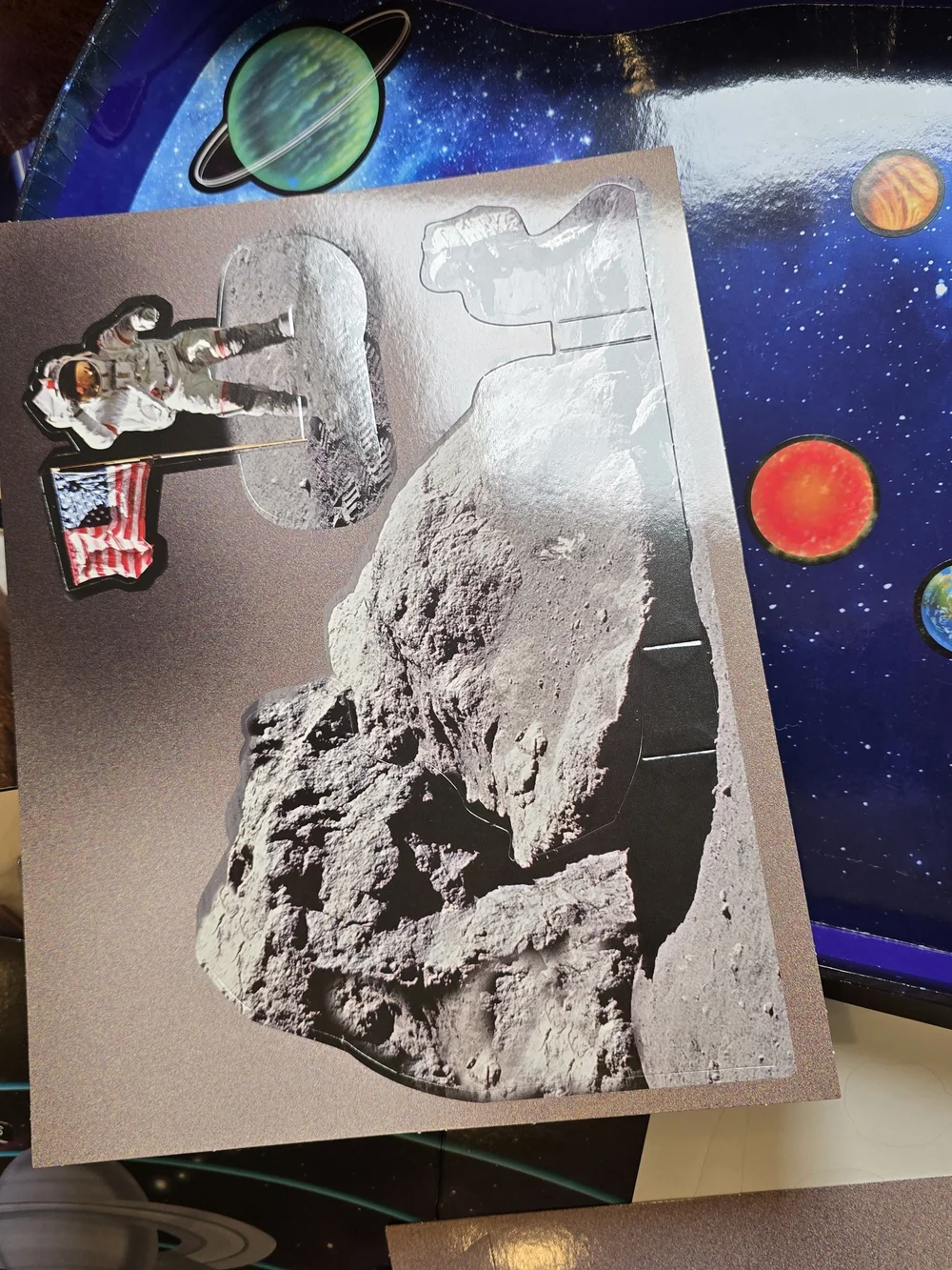 Learning Adventures Space - Case With Book, Cards And Figurines.